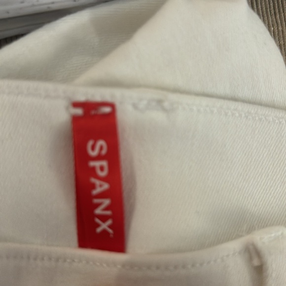 SPANX Sz M Petite High Rise Pull On Denim Stretchy Flare Slim Bootcut Jeans - Picture 12 of 12